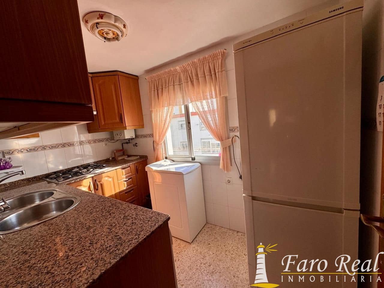 2 bedroom Flat for sale in Sanlucar de Barrameda - € 79,000 (Ref: 9475761)