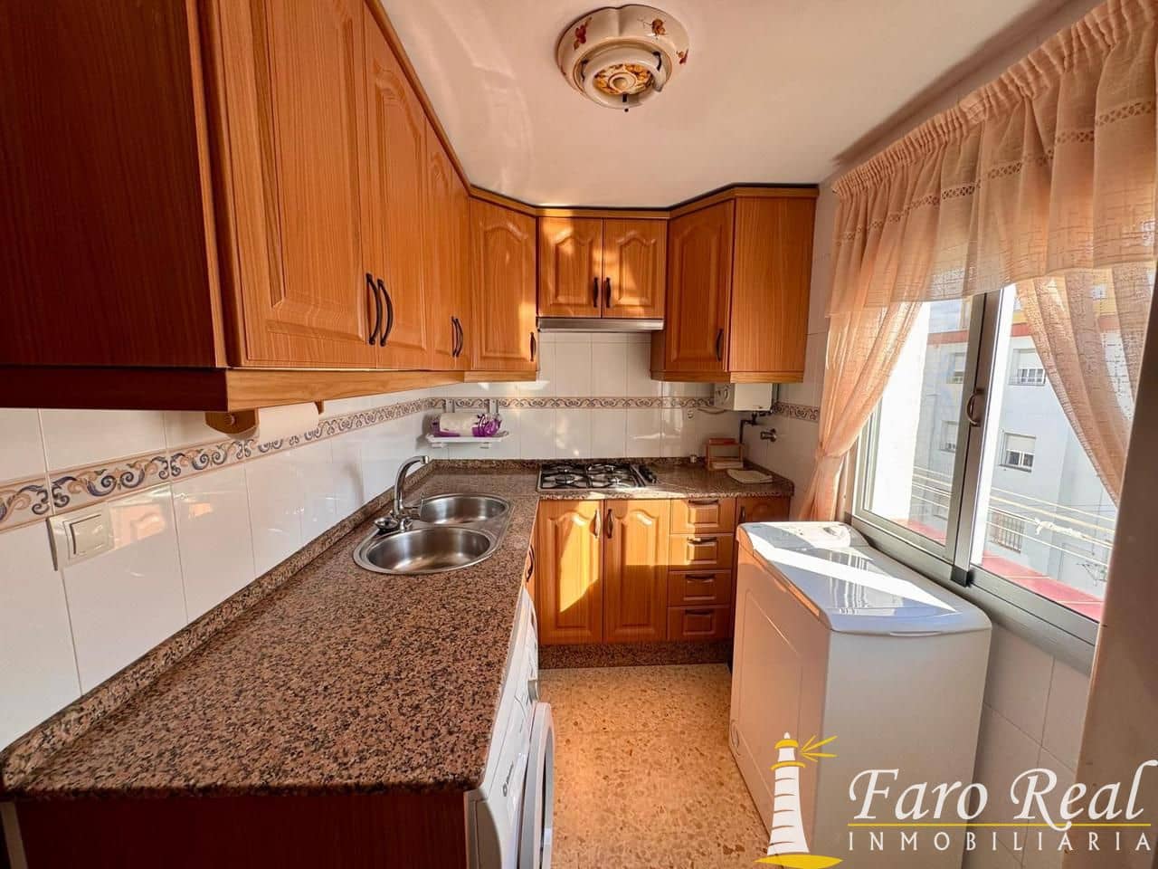 2 bedroom Flat for sale in Sanlucar de Barrameda - € 79,000 (Ref: 9475761)