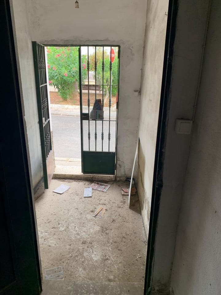 2 bedroom Villa for sale in Sanlucar de Barrameda - € 90,000 (Ref: 9494744)