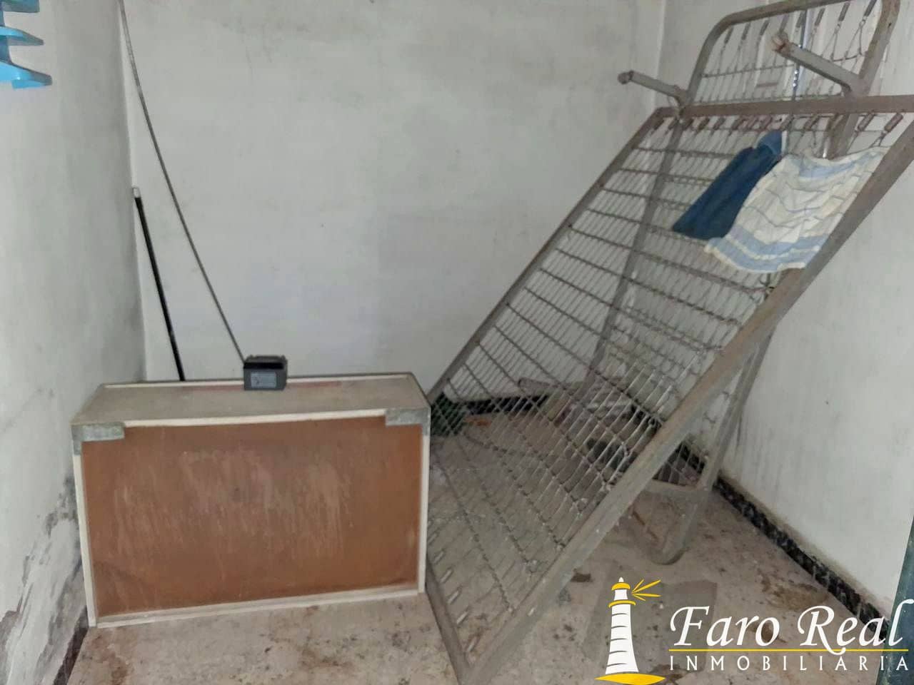 2 bedroom Villa for sale in Sanlucar de Barrameda - € 90,000 (Ref: 9494744)