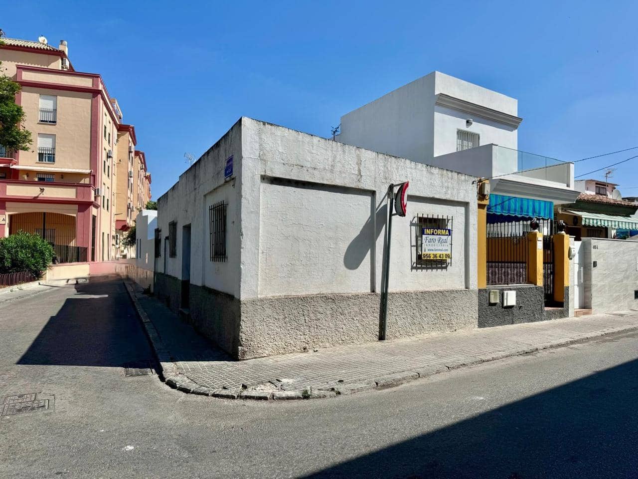 2 bedroom Villa for sale in Sanlucar de Barrameda - € 90,000 (Ref: 9494744)