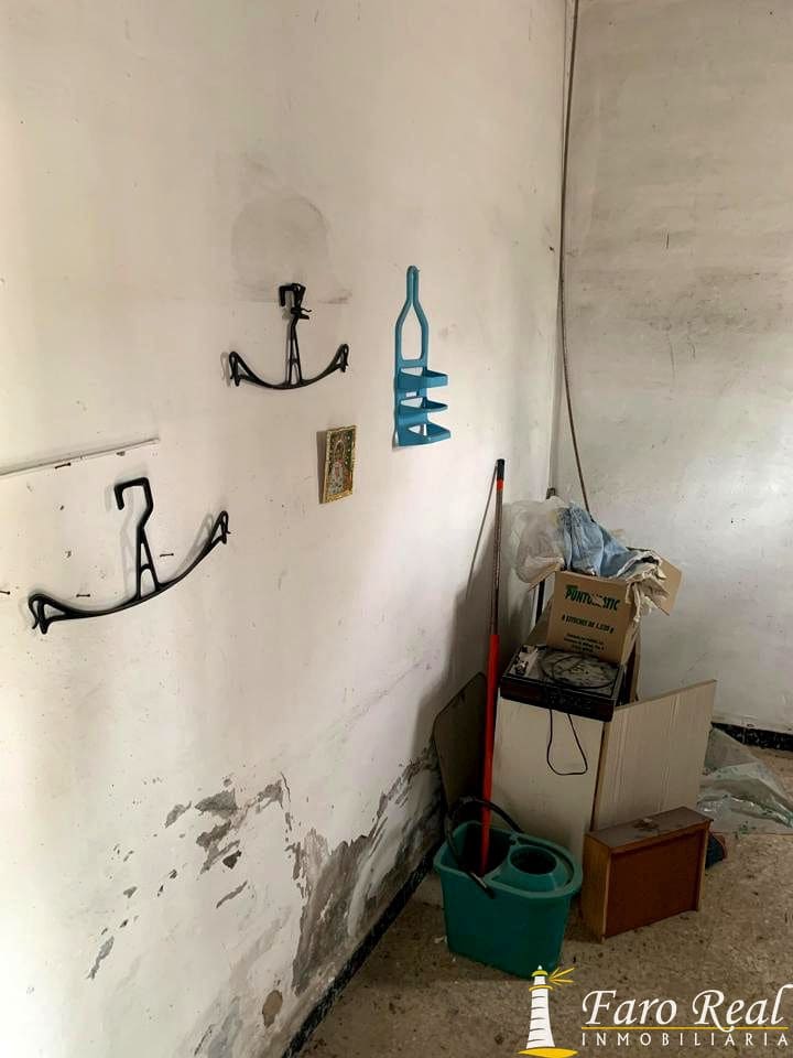 2 bedroom Villa for sale in Sanlucar de Barrameda - € 90,000 (Ref: 9494744)