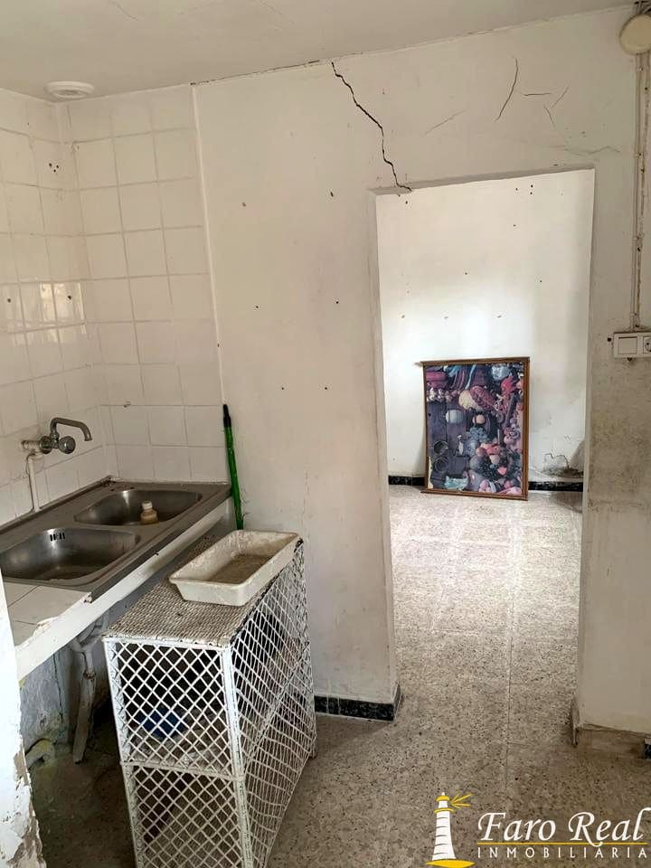 2 bedroom Villa for sale in Sanlucar de Barrameda - € 90,000 (Ref: 9494744)