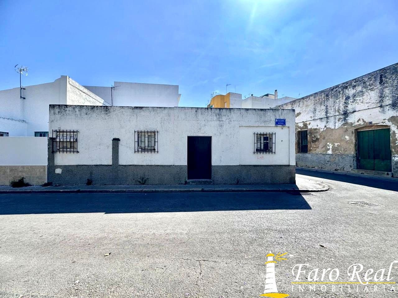 2 bedroom Villa for sale in Sanlucar de Barrameda - € 90,000 (Ref: 9494744)