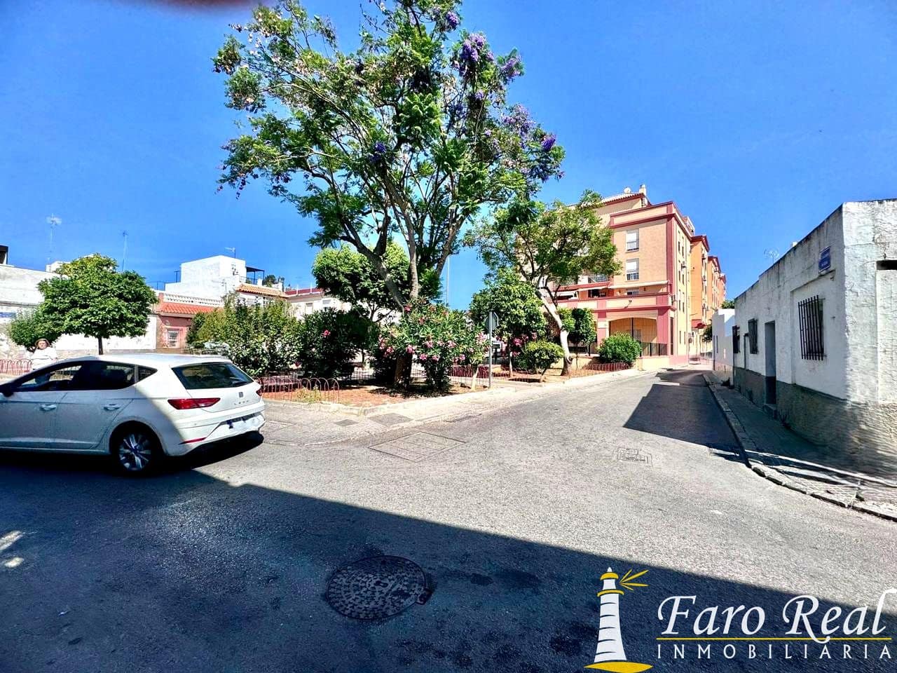 2 bedroom Villa for sale in Sanlucar de Barrameda - € 90,000 (Ref: 9494744)