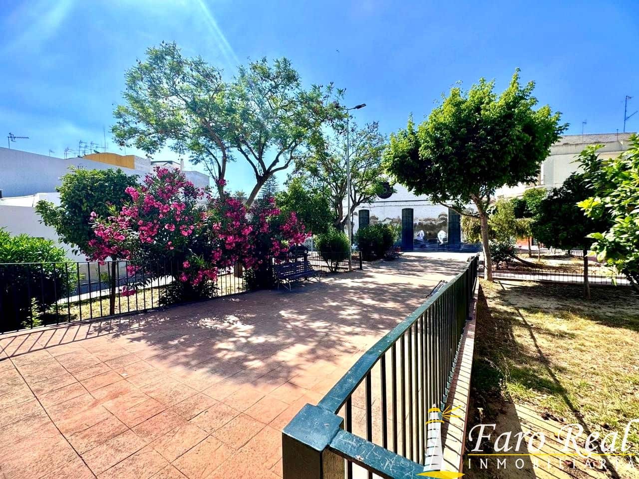 2 bedroom Villa for sale in Sanlucar de Barrameda - € 90,000 (Ref: 9494744)