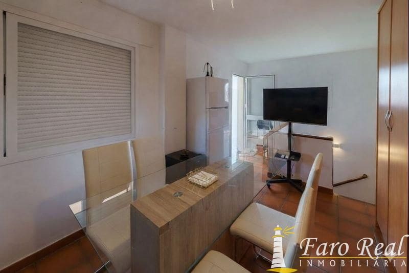 5 bedroom Villa for sale in Sanlucar de Barrameda - € 460,000 (Ref: 9502923)