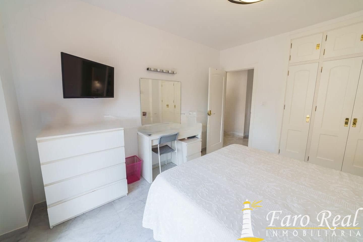 5 bedroom Villa for sale in Sanlucar de Barrameda - € 460,000 (Ref: 9502923)