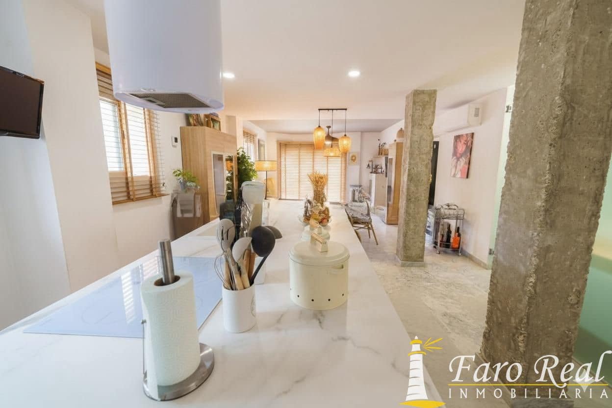 5 bedroom Villa for sale in Sanlucar de Barrameda - € 460,000 (Ref: 9502923)