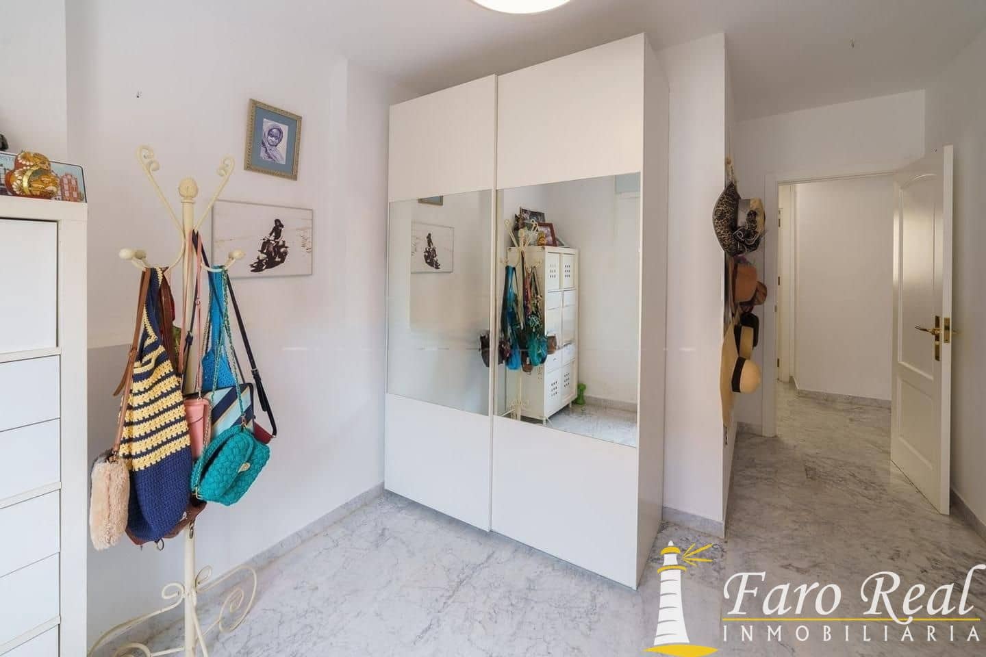 5 bedroom Villa for sale in Sanlucar de Barrameda - € 460,000 (Ref: 9502923)