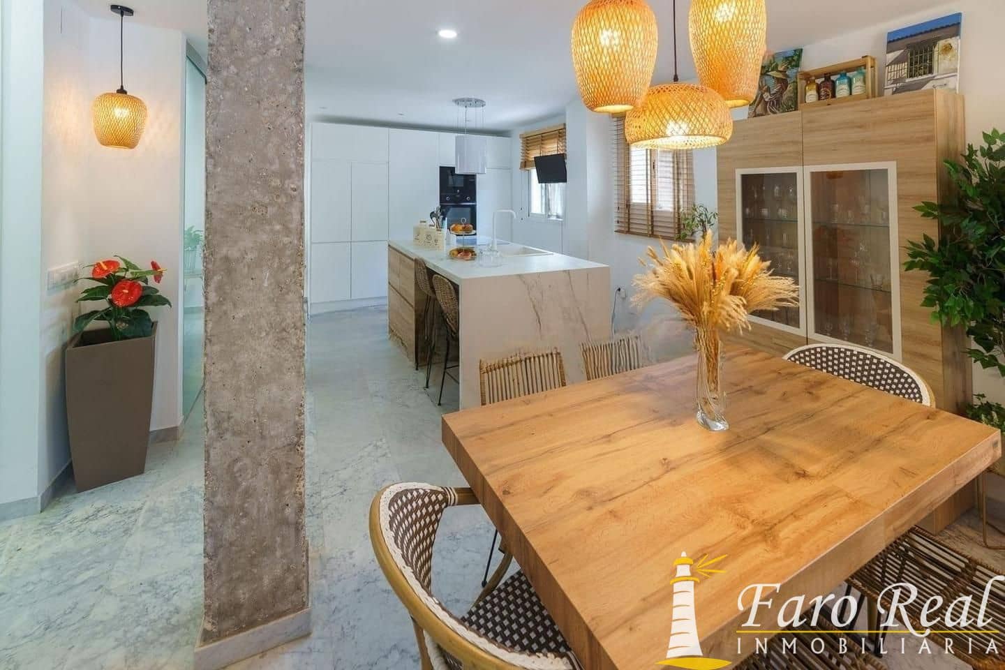 5 bedroom Villa for sale in Sanlucar de Barrameda - € 460,000 (Ref: 9502923)