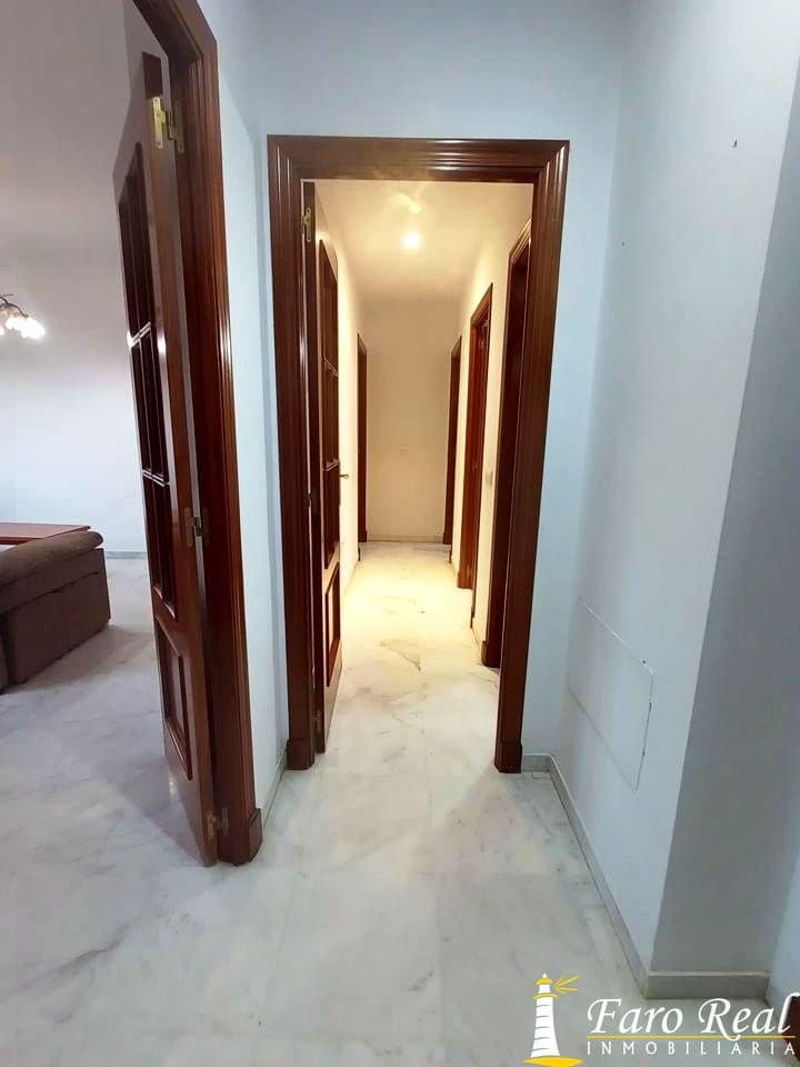 3 bedroom Flat for rent in Sanlucar de Barrameda with garage - € 750 (Ref: 9531977)