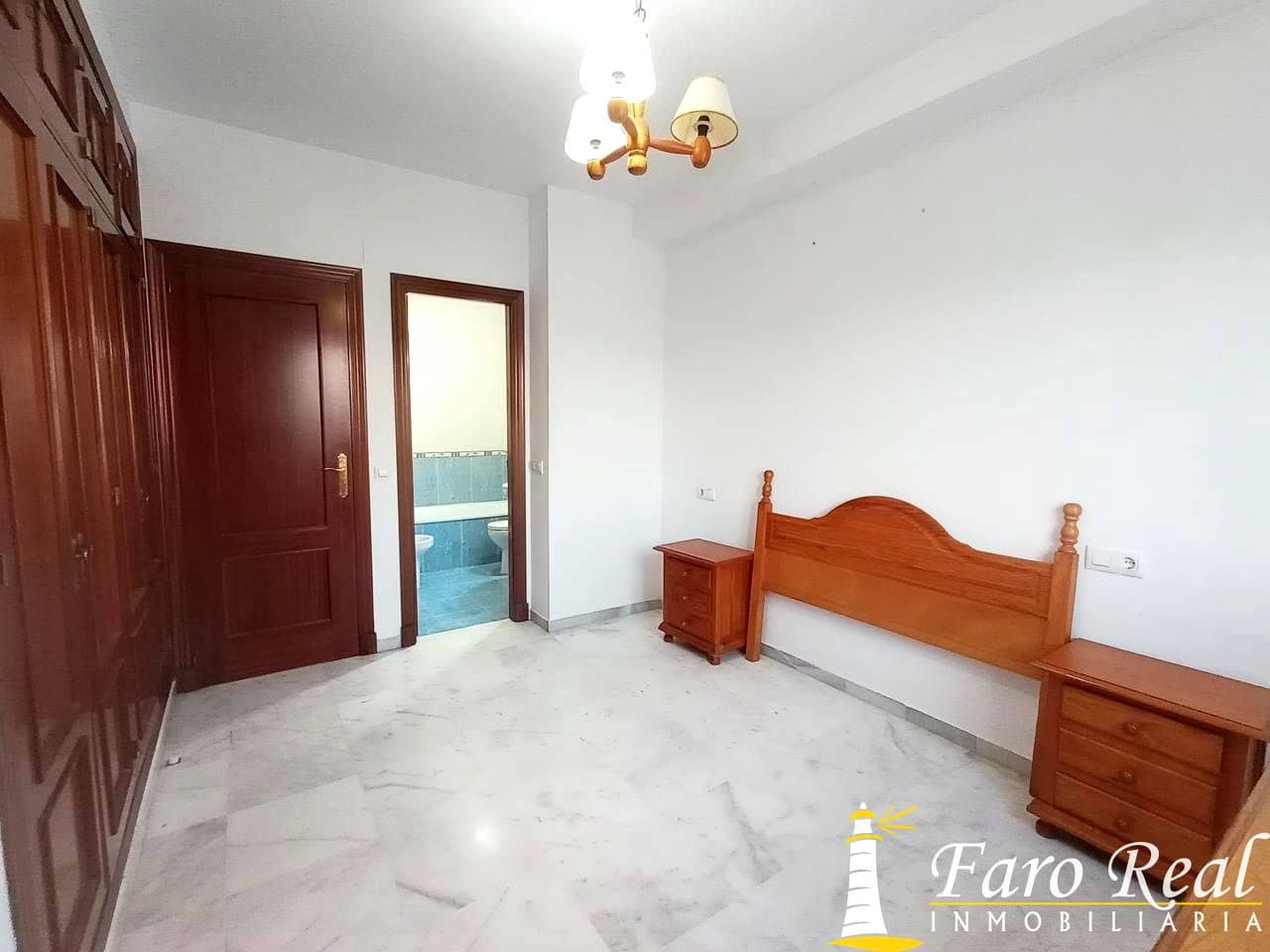 3 bedroom Flat for rent in Sanlucar de Barrameda with garage - € 750 (Ref: 9531977)