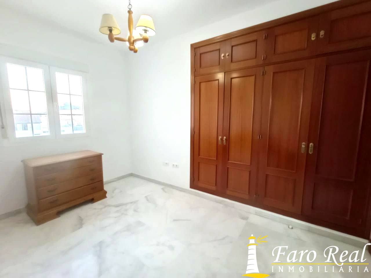 3 bedroom Flat for rent in Sanlucar de Barrameda with garage - € 750 (Ref: 9531977)