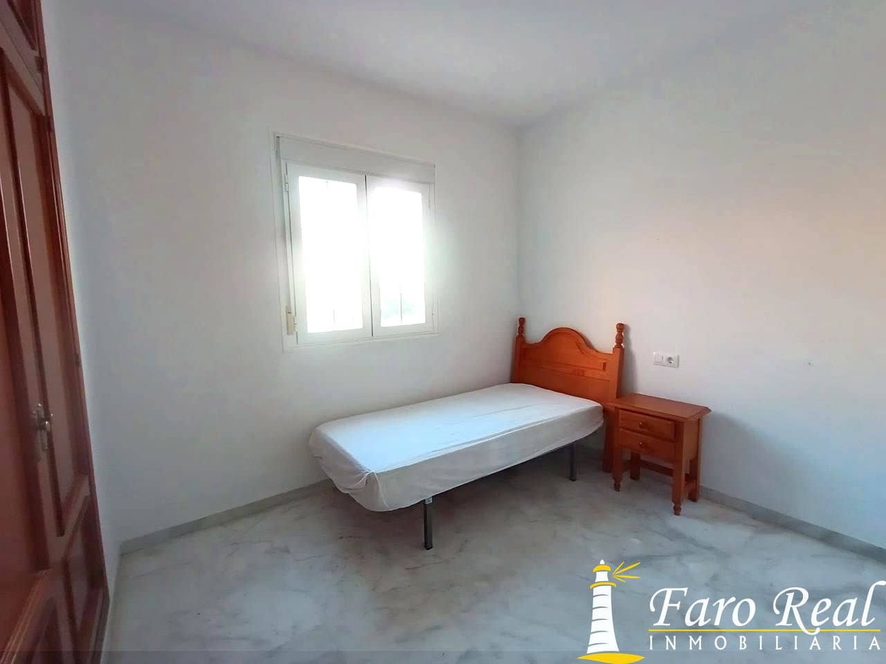 3 bedroom Flat for rent in Sanlucar de Barrameda with garage - € 750 (Ref: 9531977)