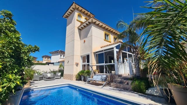 4 Zimmer Villa zu verkaufen in La Zenia, Orihuela mit Pool - 399.000 € (Ref: 8548675)