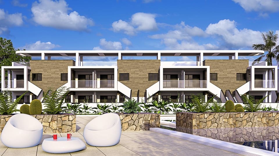 2 soveværelse Bungalow til salg i Mil Palmeras med swimmingpool - € 325.000 (Ref: 8875978)