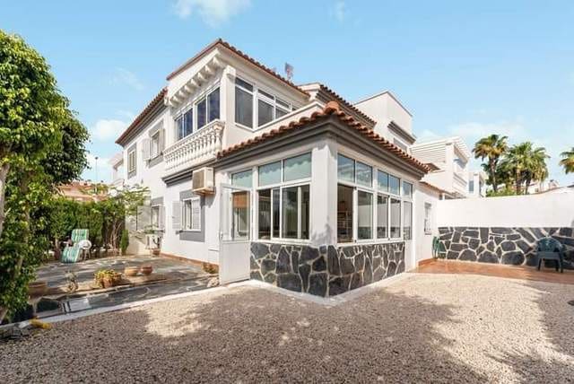 4 Zimmer Villa zu verkaufen in Playa Flamenca mit Pool - 329.000 € (Ref: 8942292)