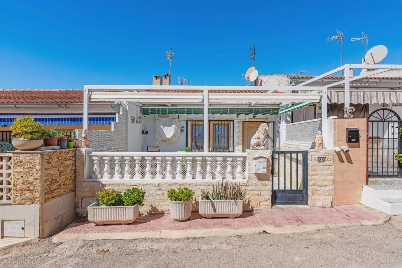 2 bedroom Bungalow for sale in Guardamar del Segura - € 125,000 (Ref: 8975501)