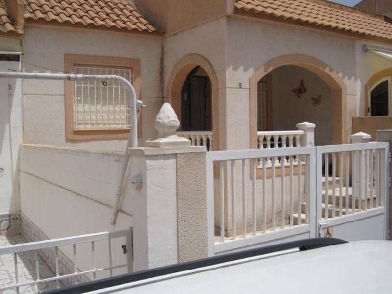 2 quarto Bungalow para venda em Torrevieja com piscina - 134 995 € (Ref: 9146562)