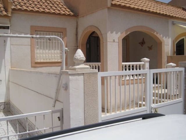 2 quarto Bungalow para venda em Torrevieja com piscina - 134 995 € (Ref: 9146562)