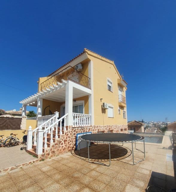 4 chambre Villa/Maison Semi-Mitoyenne à vendre à San Miguel de Salinas avec piscine garage - 229 000 € (Ref: 9902402)
