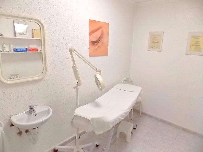 2 sypialnia Komercyjne na sprzedaż w Torrevieja - 99 950 € (Ref: 9902409)
