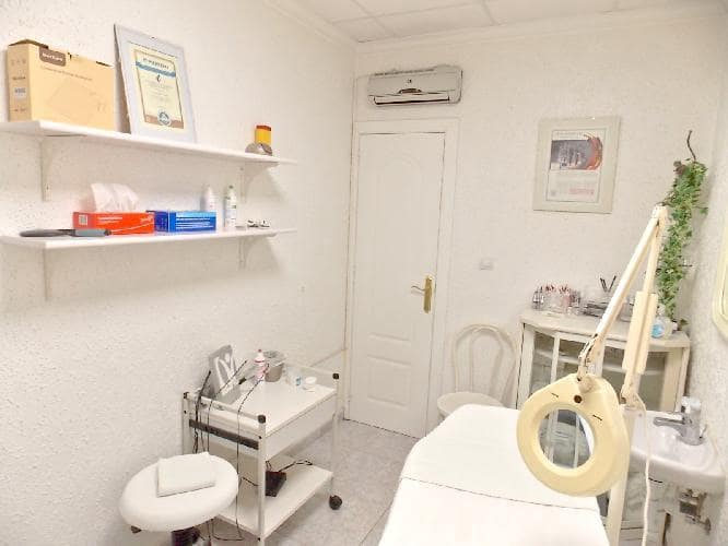 2 sypialnia Komercyjne na sprzedaż w Torrevieja - 99 950 € (Ref: 9902409)