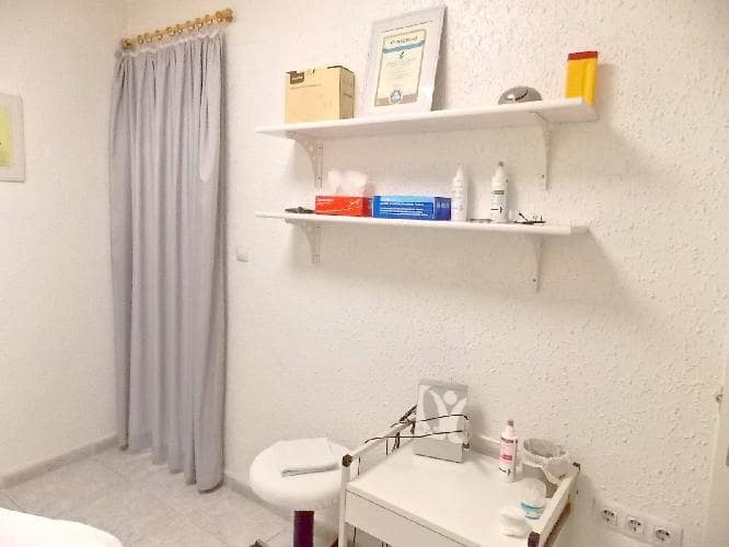 2 sypialnia Komercyjne na sprzedaż w Torrevieja - 99 950 € (Ref: 9902409)