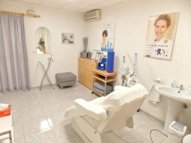 2 sypialnia Komercyjne na sprzedaż w Torrevieja - 99 950 € (Ref: 9902409)