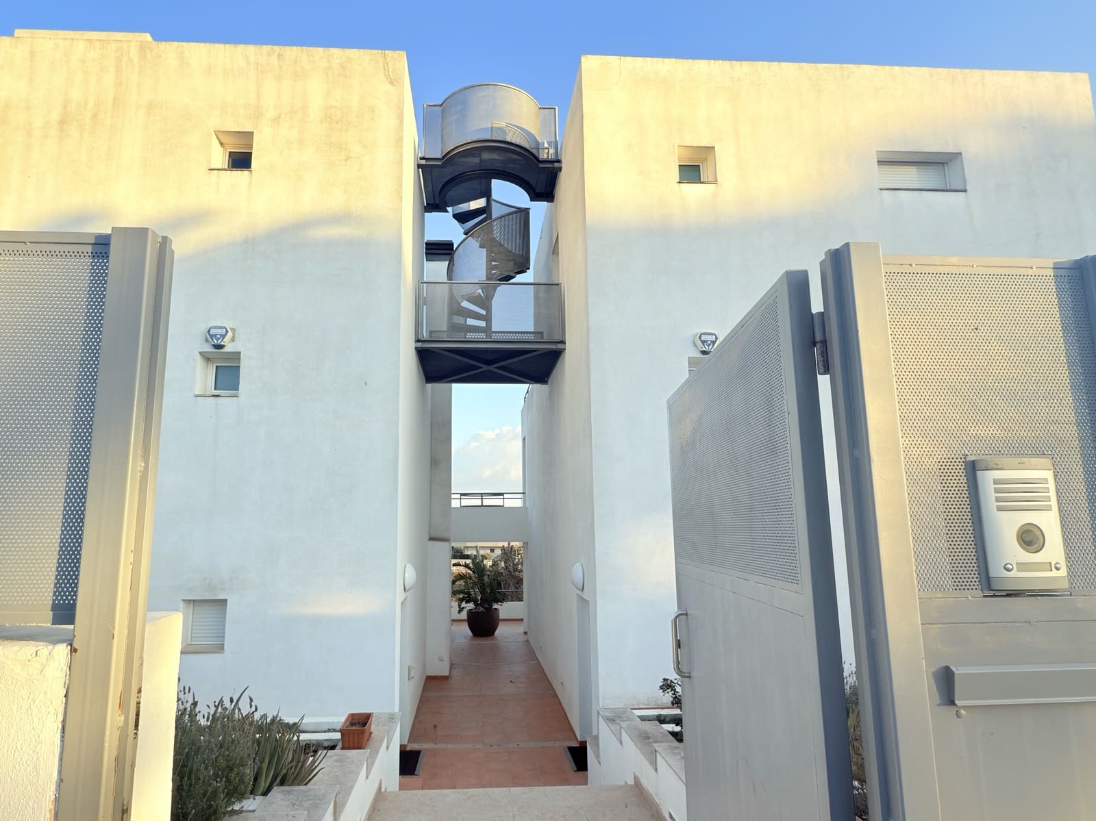 7 sypialnia Willa na sprzedaż w L'Ampolla z basenem garażem - 575 000 € (Ref: 8093867)