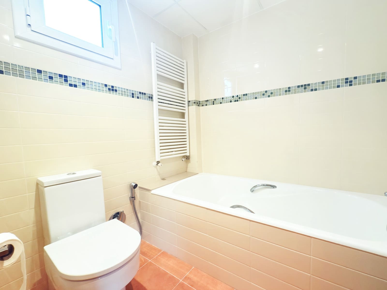 7 sypialnia Willa na sprzedaż w L'Ampolla z basenem garażem - 575 000 € (Ref: 8093867)