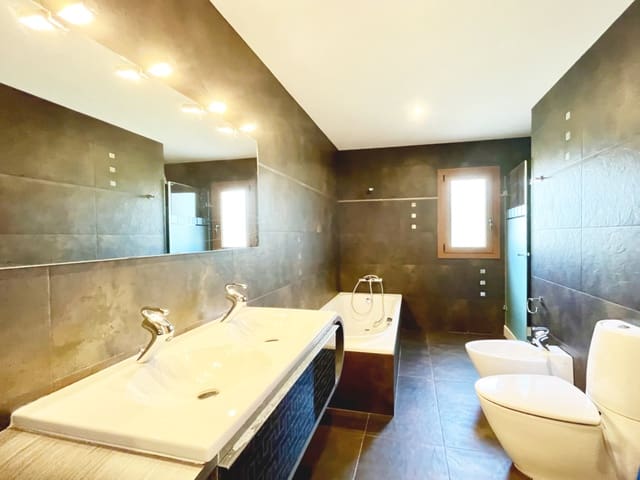 5 soveværelse Villa til salg i L'Ametlla de Mar med swimmingpool garage - € 860.000 (Ref: 8252276)