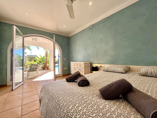 6 sypialnia Willa na sprzedaż w Calafat, L'Ametlla de Mar z basenem garażem - 1 250 000 € (Ref: 8252446)