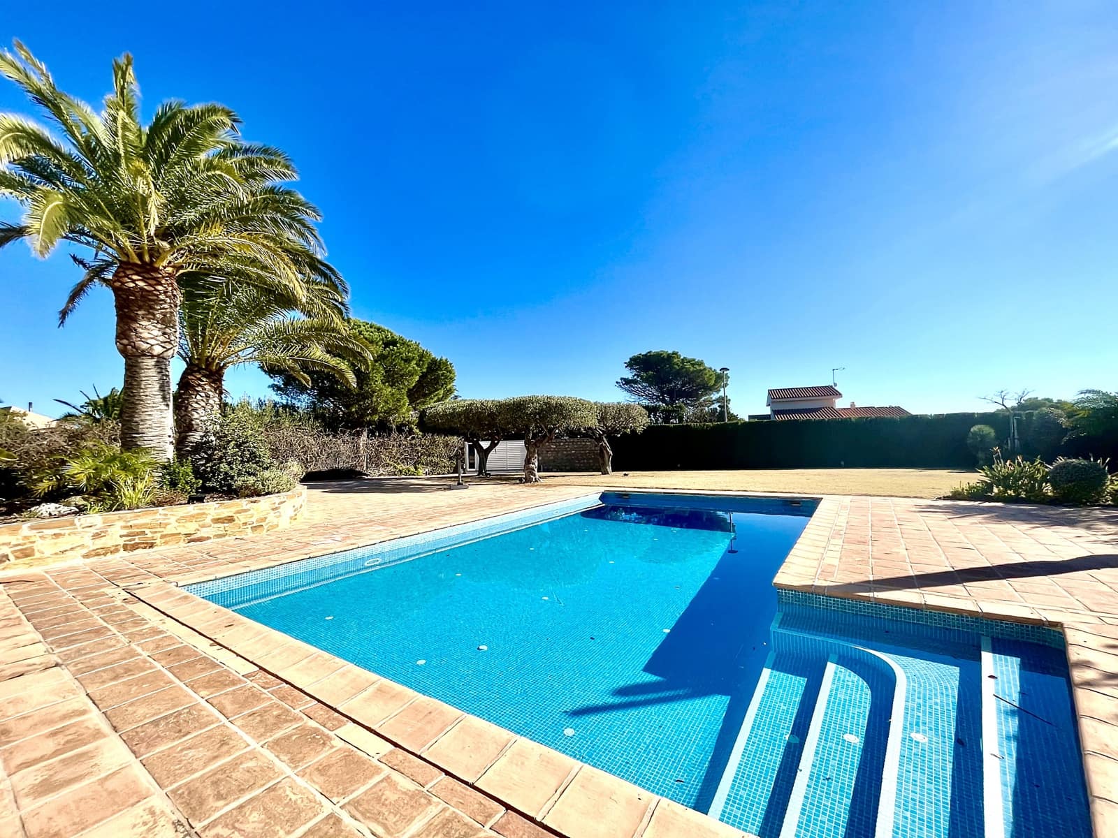 6 soveværelse Villa til salg i Calafat med swimmingpool garage - € 1.250.000 (Ref: 8252446)
