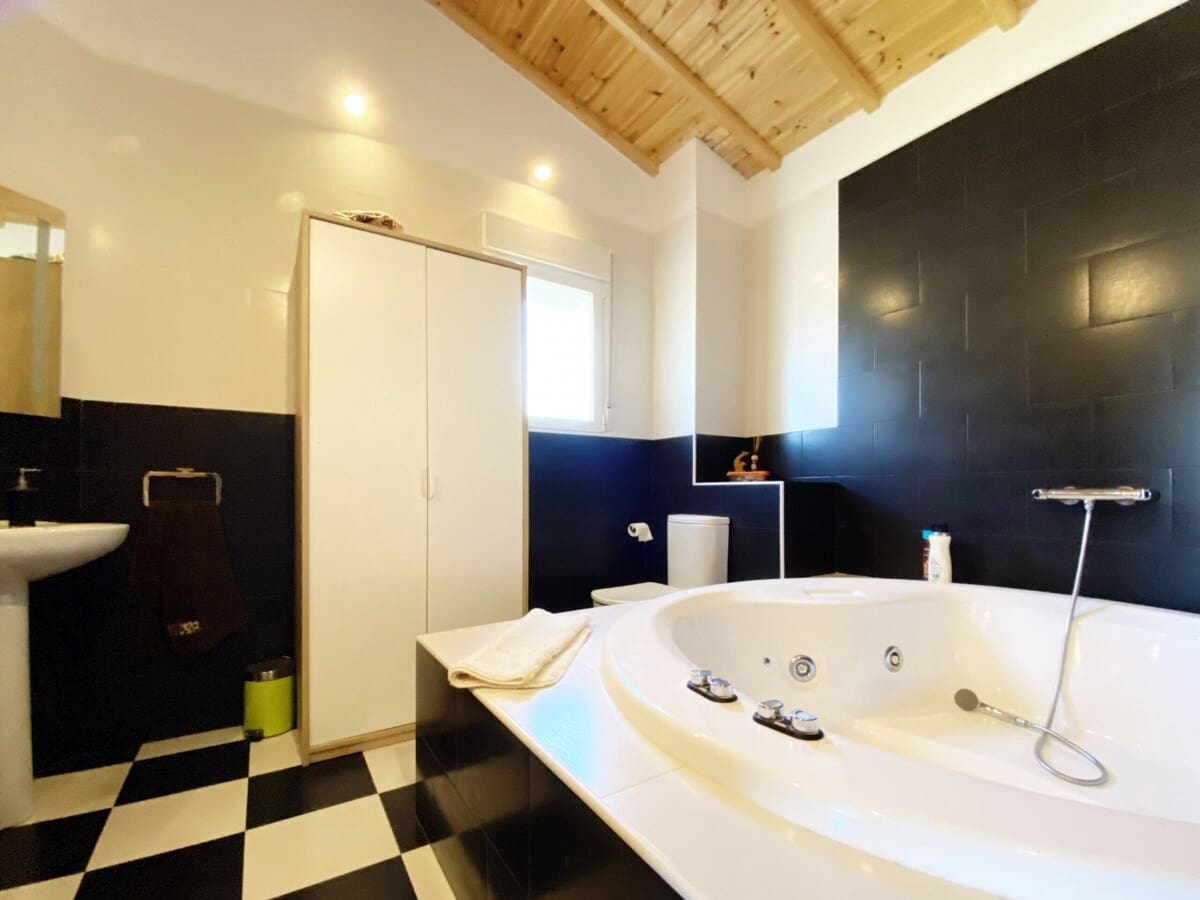 5 soveværelse Villa til salg i L'Ametlla de Mar med swimmingpool - € 399.000 (Ref: 8681883)