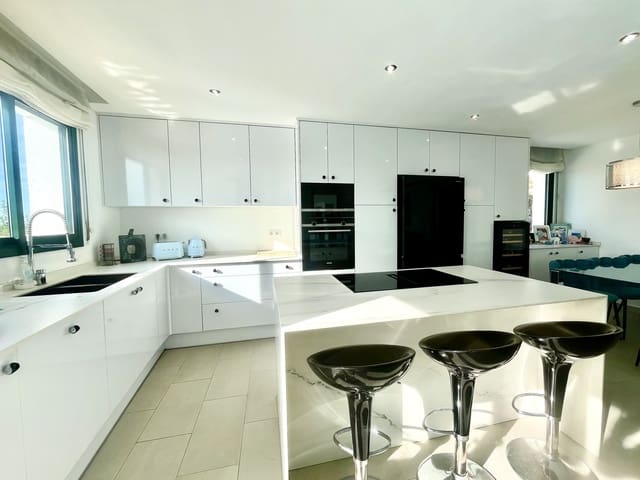 5 sovrum Villa till salu i L'Ampolla med pool garage - 945 000 € (Ref: 8734448)