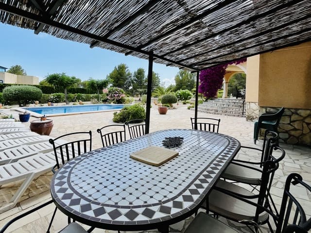 Chalet de 4 habitaciones en Sant Jordi d'Alfama, L'Ametlla de Mar en venta con piscina garaje - 525.000 € (Ref: 9752330)