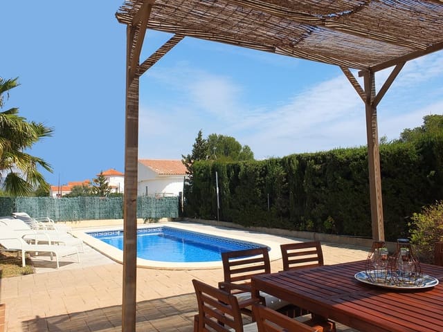 4 soveværelse Semi-Rækkehus til salg i L'Ametlla de Mar med swimmingpool garage - € 325.000 (Ref: 9823832)