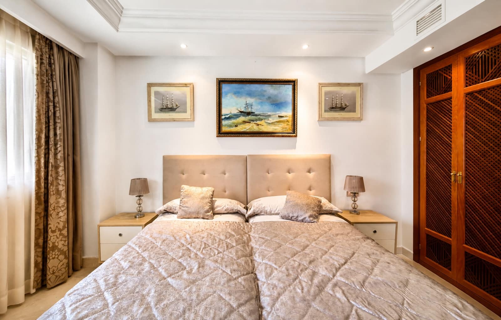 2 Zimmer Apartment zu verkaufen in Estepona mit Pool Garage - 750.000 € (Ref: 10017239)