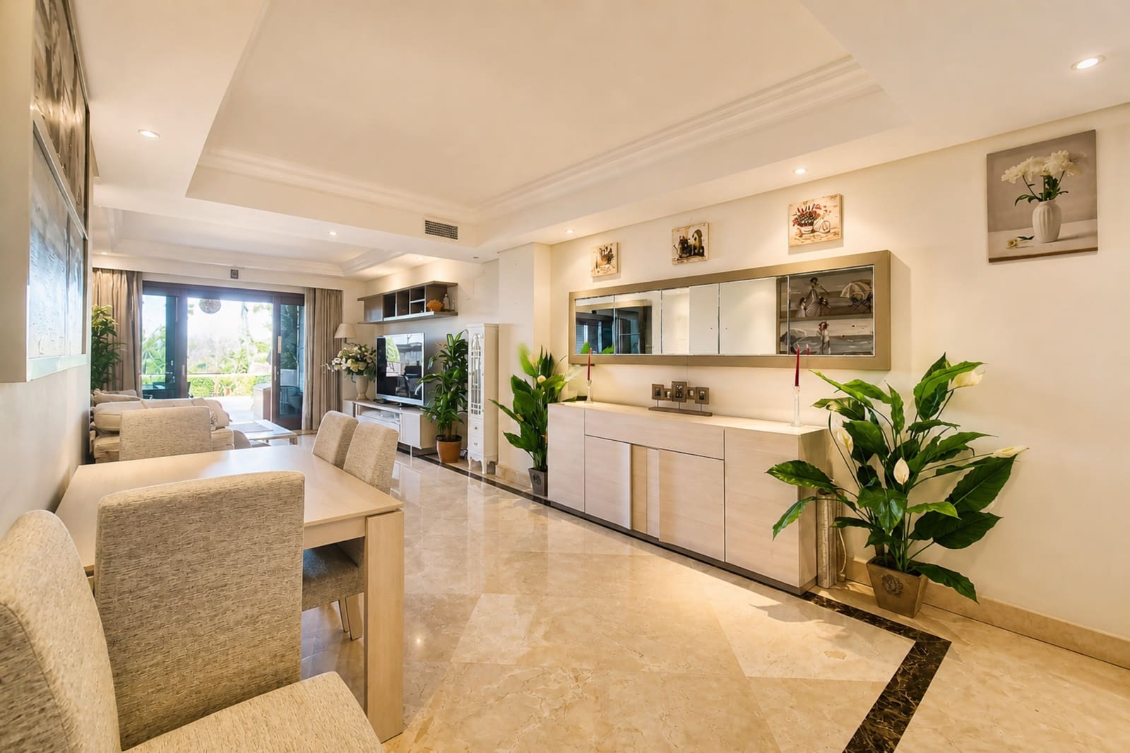 2 Zimmer Apartment zu verkaufen in Estepona mit Pool Garage - 750.000 € (Ref: 10017239)