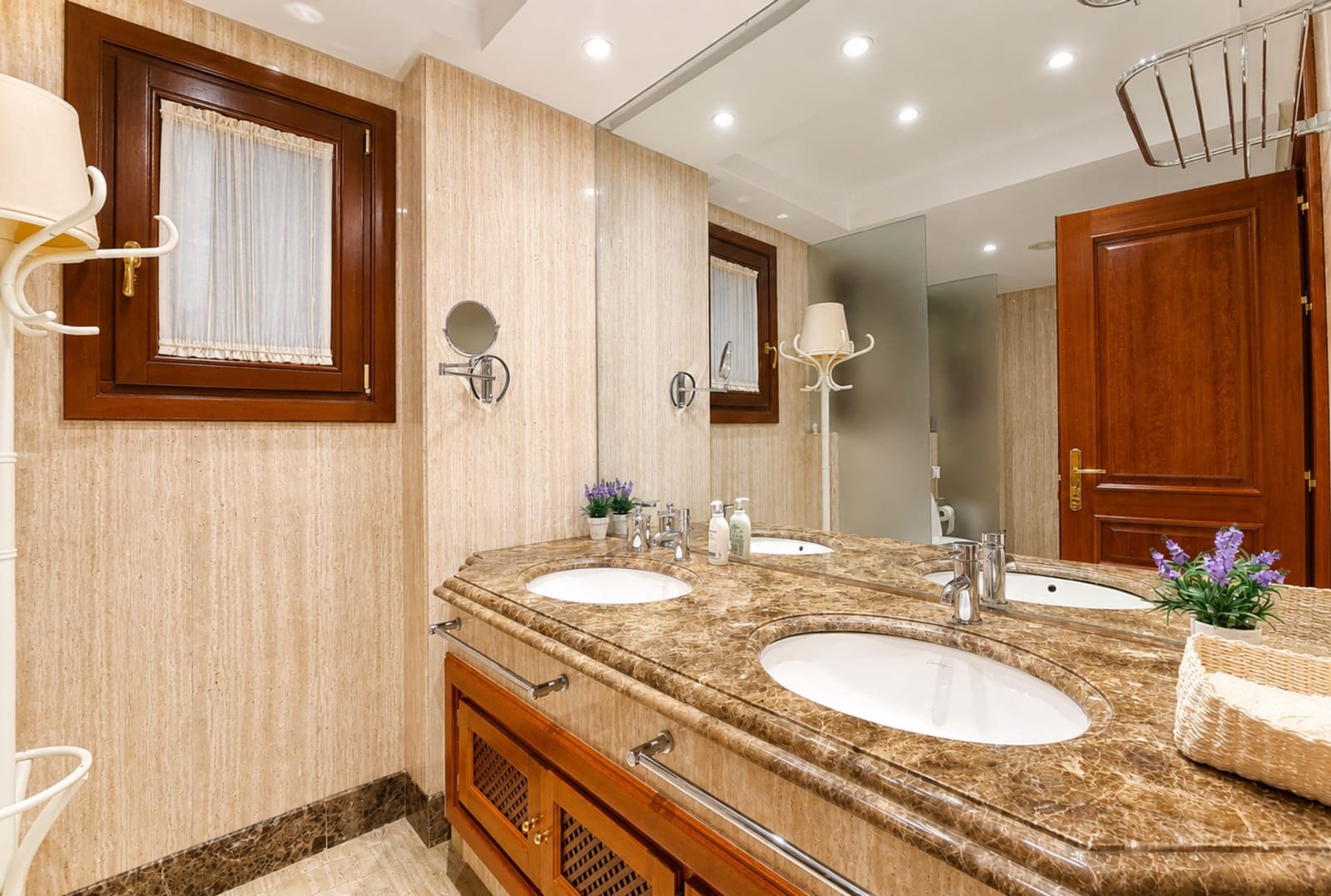 2 Zimmer Apartment zu verkaufen in Estepona mit Pool Garage - 750.000 € (Ref: 10017239)