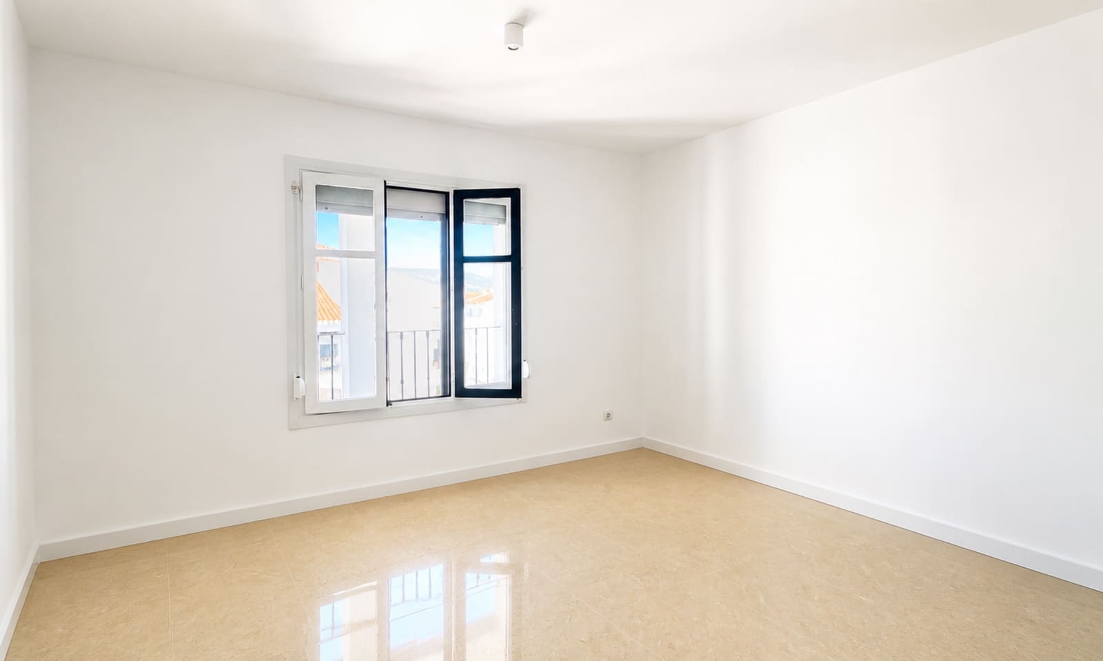 1 makuuhuone Huoneisto myytävänä paikassa Manilva mukana uima-altaan - 220 000 € (Ref: 10023737)