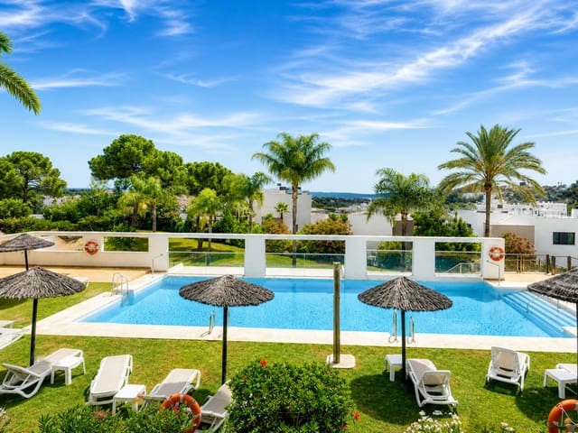 2 quarto Penthouse para venda em La Concha - Resina Golf, Estepona com piscina garagem - 440 000 € (Ref: 10025352)