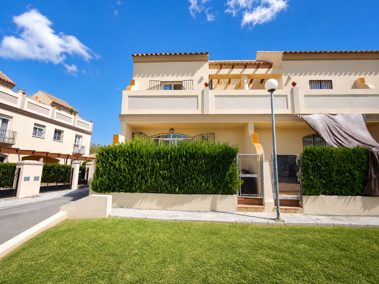 3 camera da letto Villetta Bifamiliare in vendita in Manilva con piscina garage - 399.000 € (Rif: 10030202)