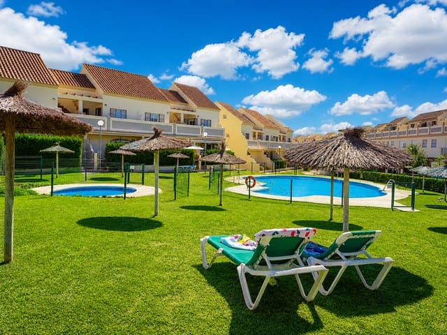3 camera da letto Villetta Bifamiliare in vendita in Manilva con piscina garage - 399.000 € (Rif: 10030202)
