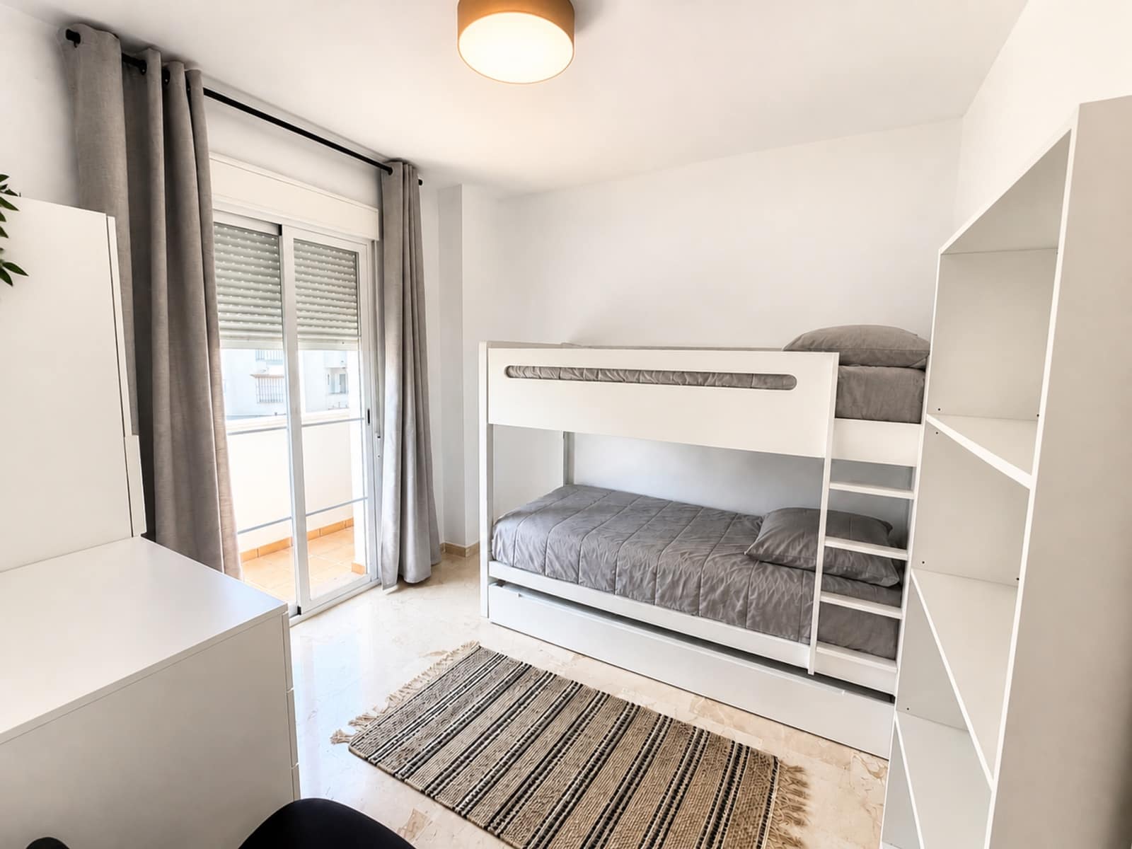 3 Zimmer Apartment zu verkaufen in Manilva mit Pool Garage - 385.000 € (Ref: 10030203)