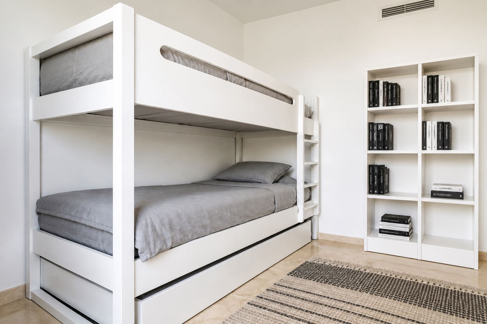 3 slaapkamer Appartement te koop in Manilva met zwembad garage - € 330.000 (Ref: 10030203)