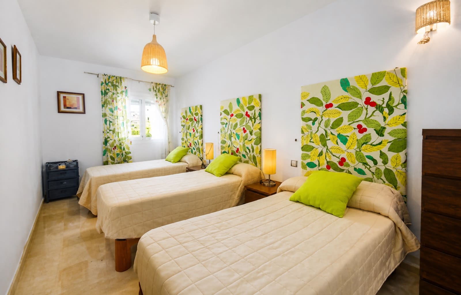 3 slaapkamer Appartement te koop in San Luis de Sabinillas met zwembad garage - € 750.000 (Ref: 10038099)