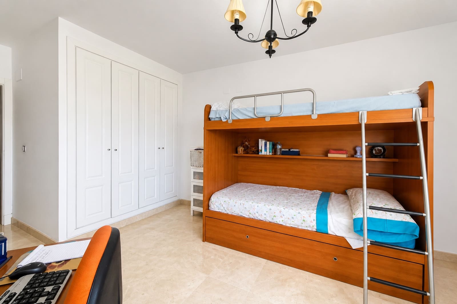 3 slaapkamer Appartement te koop in San Luis de Sabinillas met zwembad garage - € 750.000 (Ref: 10038099)